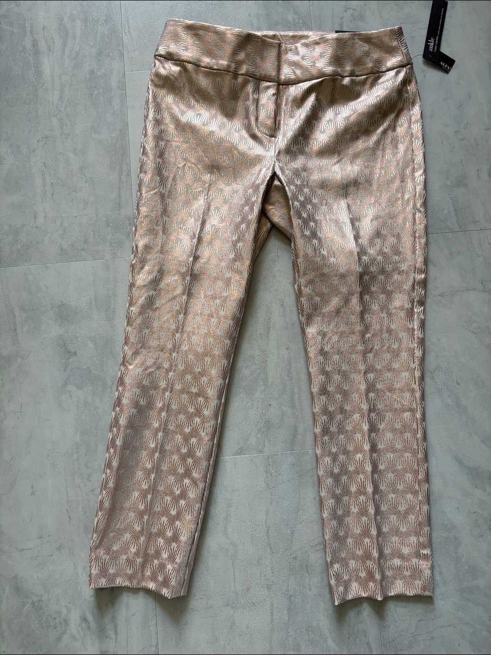 Alfani  pants  cropped/ankle rose gold metallic print/cream  tummy control  NWT